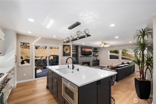 12037 89th Place NE, Kirkland, WA 98034