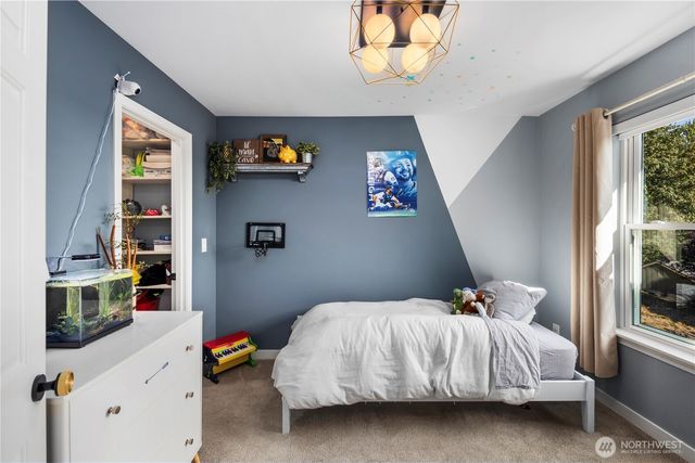 12037 89th Place NE, Kirkland, WA 98034