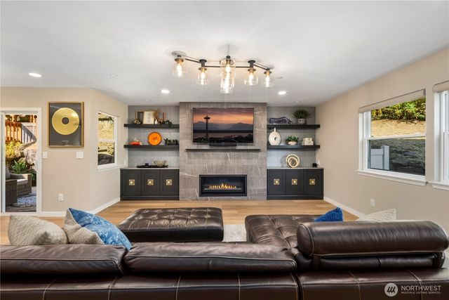 12037 89th Place NE, Kirkland, WA 98034