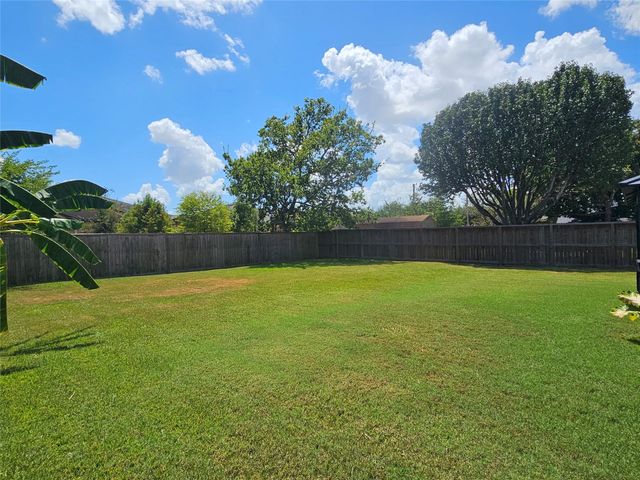 806 Bayou Vista Drive, Deer Park, TX 77536