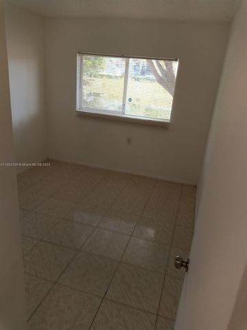 1200 Lake Victoria Dr K, West Palm Beach, FL 33411