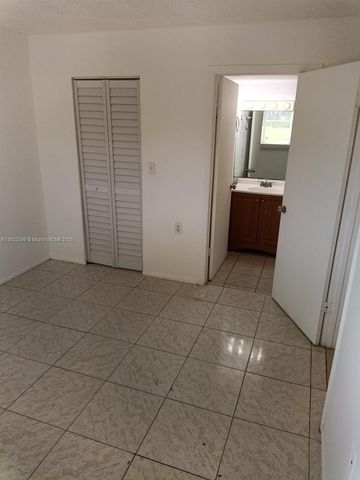 1200 Lake Victoria Dr K, West Palm Beach, FL 33411