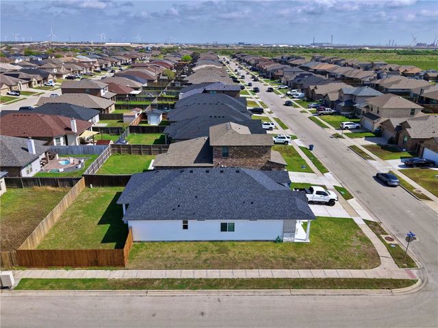 1000 Pasadena St, Portland, TX 78374