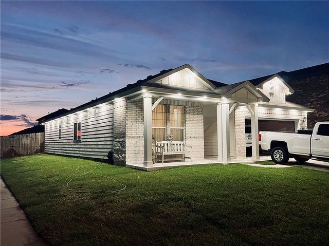 1000 Pasadena St, Portland, TX 78374