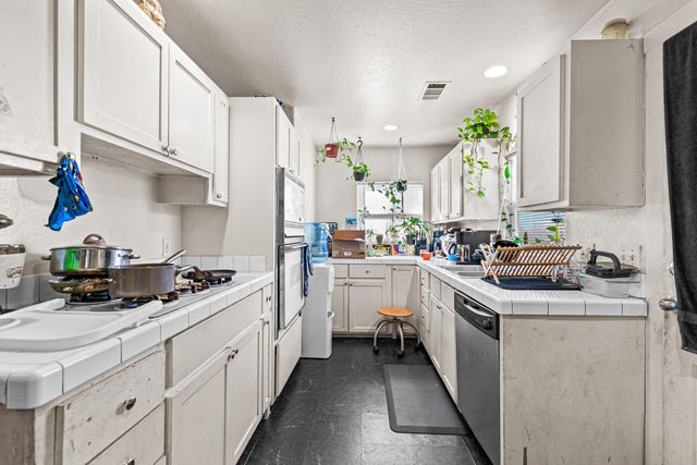 108 Cottage Street, Medford, OR 97504