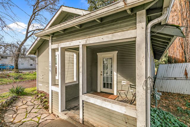 108 Cottage Street, Medford, OR 97504