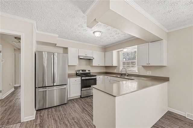 1348 Waybridge Lane, Winston-salem, NC 27103