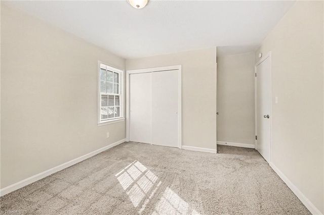 1348 Waybridge Lane, Winston-salem, NC 27103