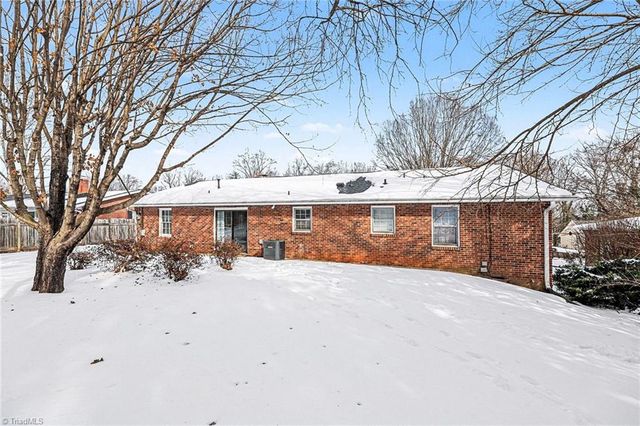 1348 Waybridge Lane, Winston-salem, NC 27103