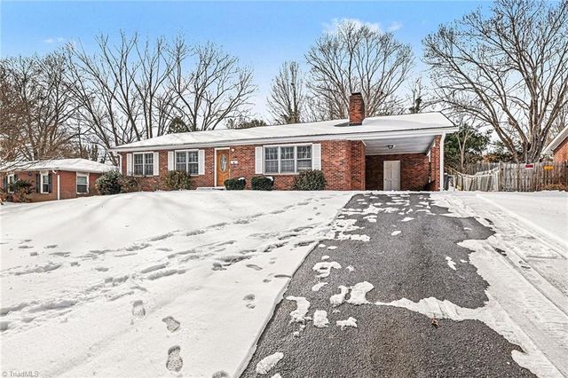 1348 Waybridge Lane, Winston-salem, NC 27103