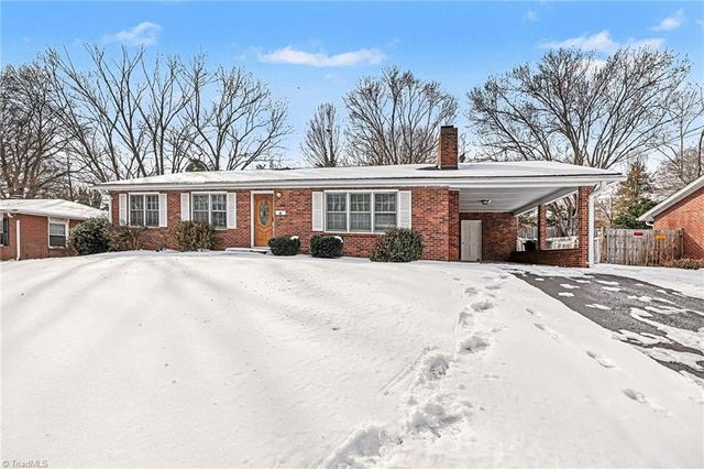 1348 Waybridge Lane, Winston-salem, NC 27103