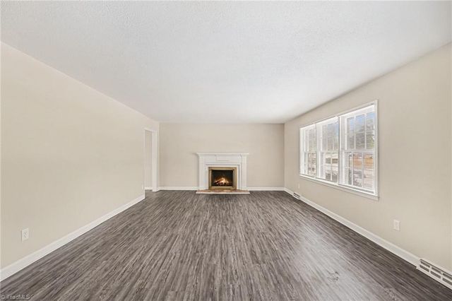 1348 Waybridge Lane, Winston-salem, NC 27103