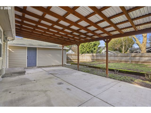 2618 E 26TH St, Vancouver, WA 98661