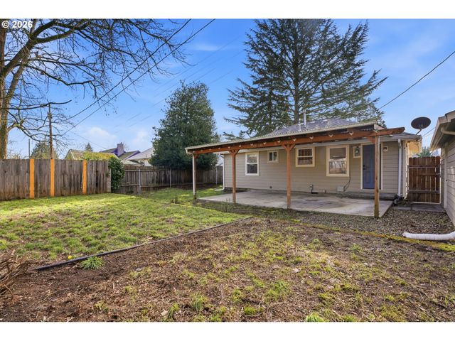 2618 E 26TH St, Vancouver, WA 98661