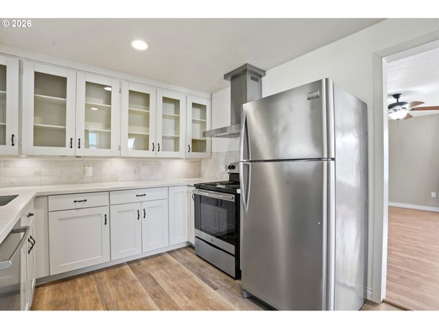 2618 E 26TH St, Vancouver, WA 98661