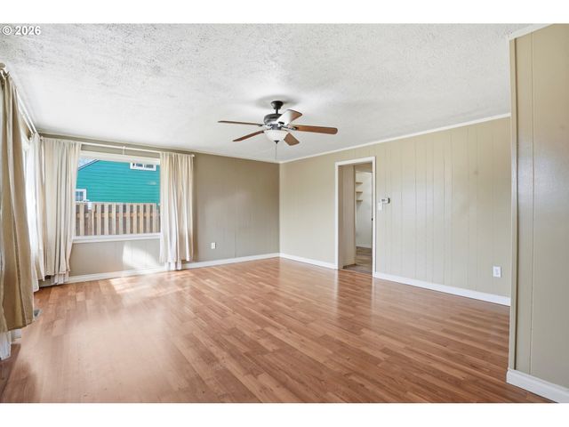 2618 E 26TH St, Vancouver, WA 98661