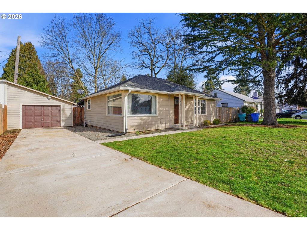 2618 E 26TH St, Vancouver, WA 98661