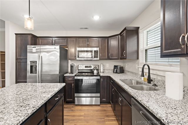 1220 Blackstone Trail, Jeffersonville, IN 47130