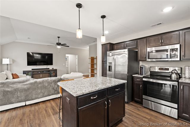 1220 Blackstone Trail, Jeffersonville, IN 47130