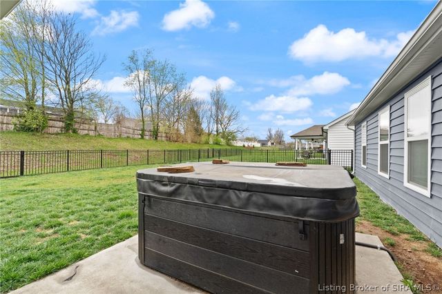 1220 Blackstone Trail, Jeffersonville, IN 47130