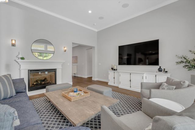 309 Wingfield Ct, Danville, CA 94526