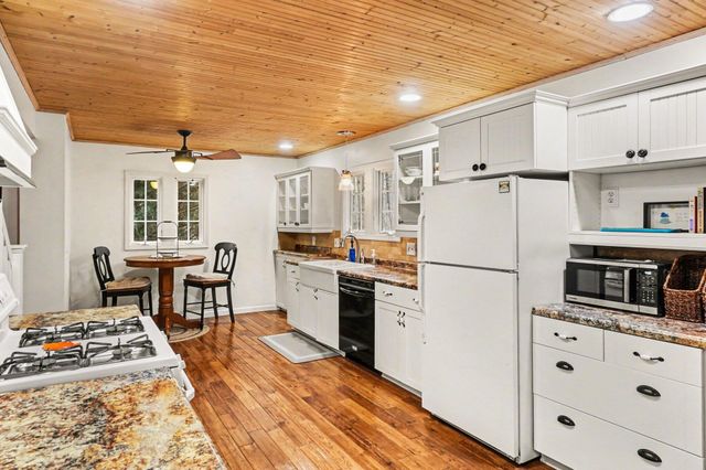 9362 Clubhouse Drive W, Morton Twp, MI 49346