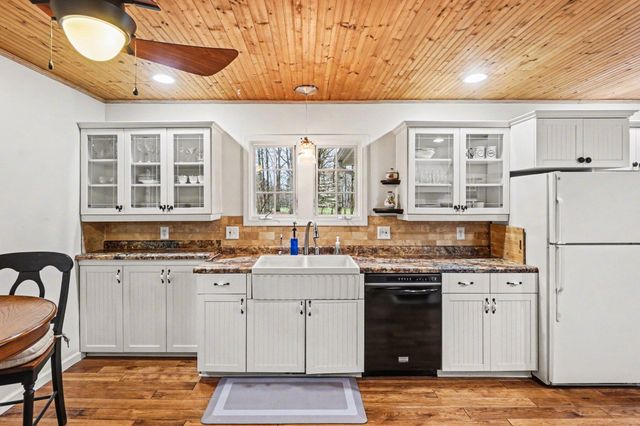 9362 Clubhouse Drive W, Morton Twp, MI 49346