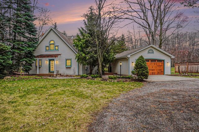 9362 Clubhouse Drive W, Morton Twp, MI 49346