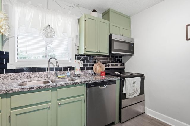 15504 Brandon Dr., Biloxi, MS 39532