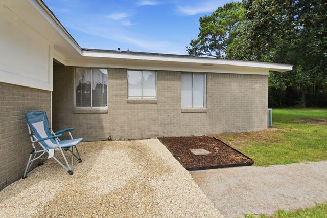 15504 Brandon Dr., Biloxi, MS 39532