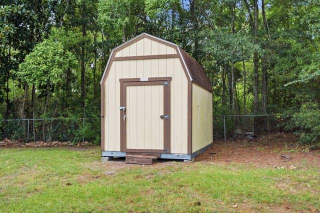 15504 Brandon Dr., Biloxi, MS 39532