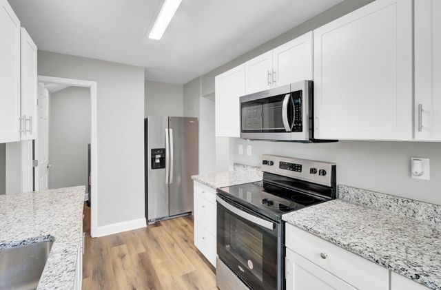 5821 Robinhood Drive, Hanahan, SC 29410