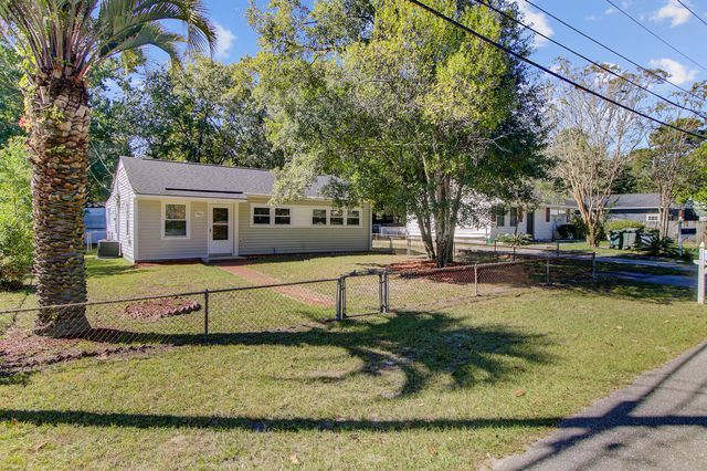 5821 Robinhood Drive, Hanahan, SC 29410