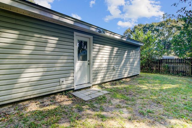 5821 Robinhood Drive, Hanahan, SC 29410