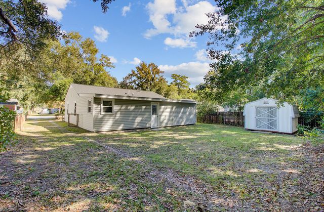 5821 Robinhood Drive, Hanahan, SC 29410