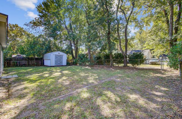 5821 Robinhood Drive, Hanahan, SC 29410