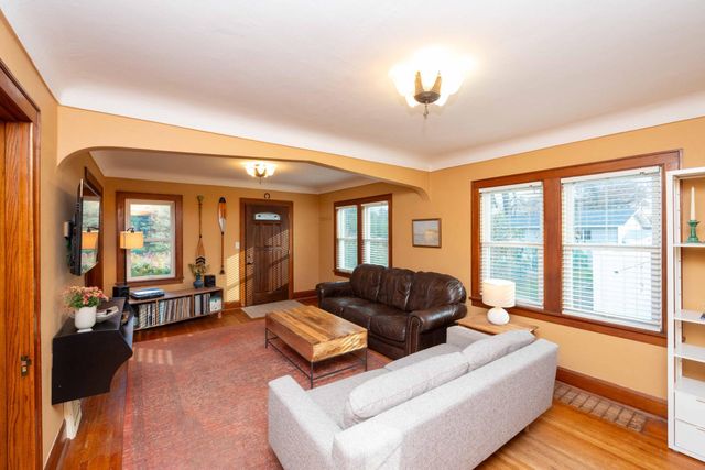 763 Mcknight Road S, Saint Paul, MN 55119