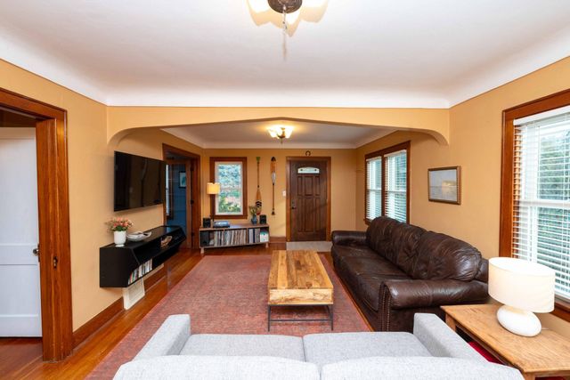 763 Mcknight Road S, Saint Paul, MN 55119