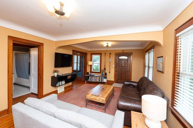 763 Mcknight Road S, Saint Paul, MN 55119