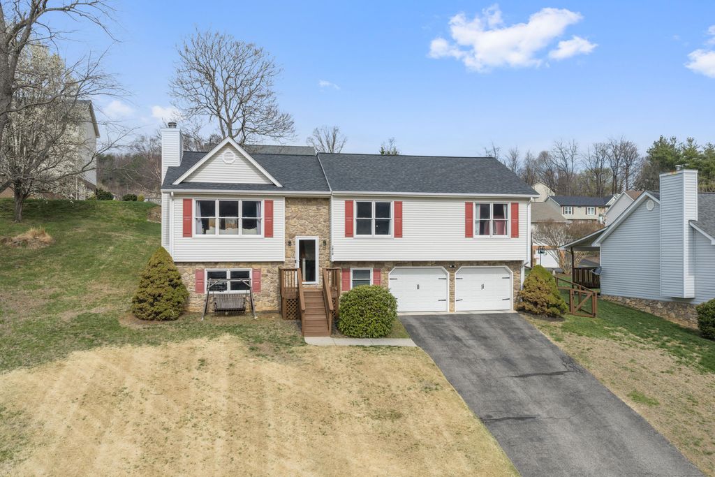 3833 Belmont CT, Roanoke, VA 24012