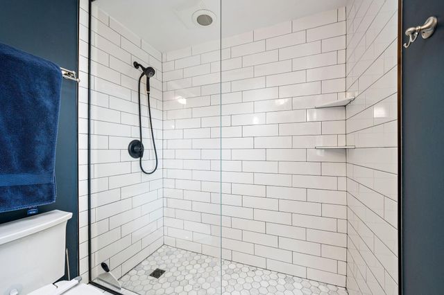 298 Washburn Avenue N, Minneapolis, MN 55405