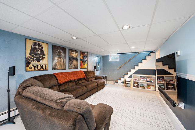 298 Washburn Avenue N, Minneapolis, MN 55405