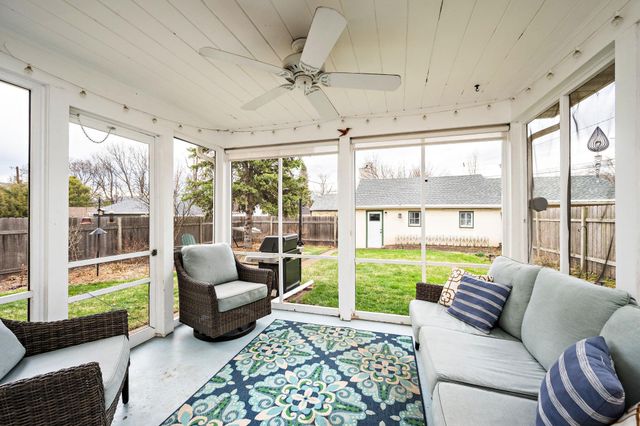 298 Washburn Avenue N, Minneapolis, MN 55405