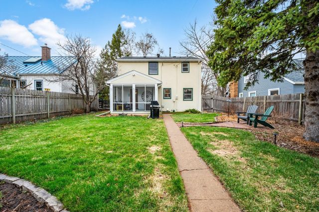 298 Washburn Avenue N, Minneapolis, MN 55405