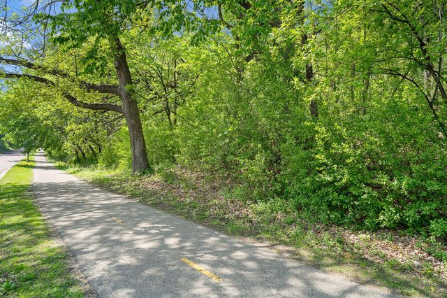 298 Washburn Avenue N, Minneapolis, MN 55405