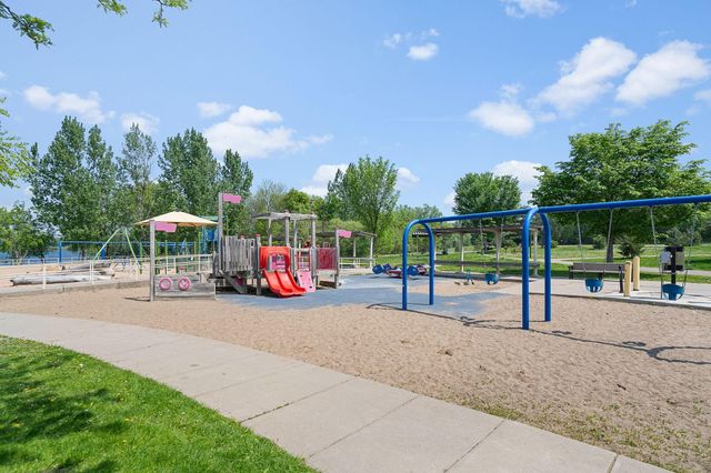 298 Washburn Avenue N, Minneapolis, MN 55405