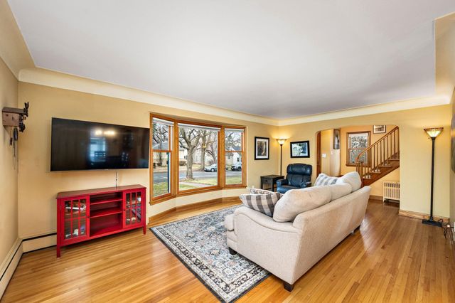 298 Washburn Avenue N, Minneapolis, MN 55405