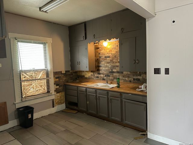 315 Linares, San Antonio, TX 78225
