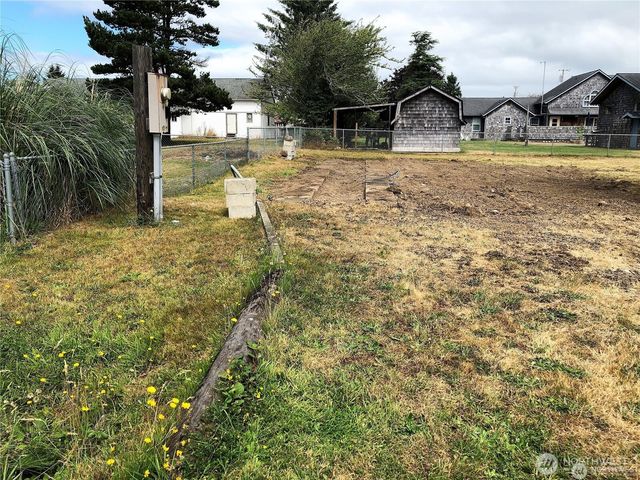 210 212 W Tacoma Avenue, Westport, WA 98595