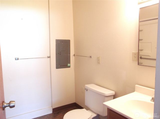 210 212 W Tacoma Avenue, Westport, WA 98595